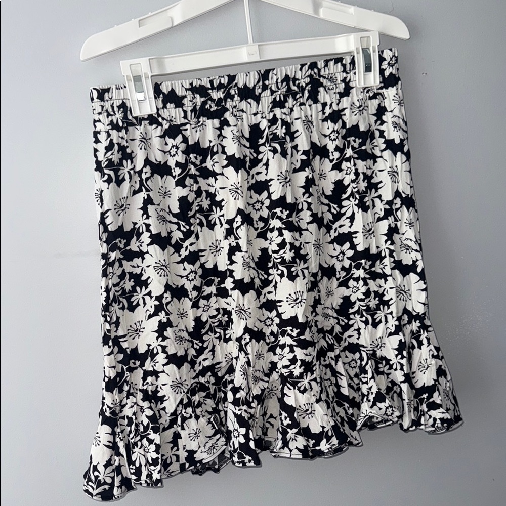 Black & White Floral Ruffle Hem Skirt